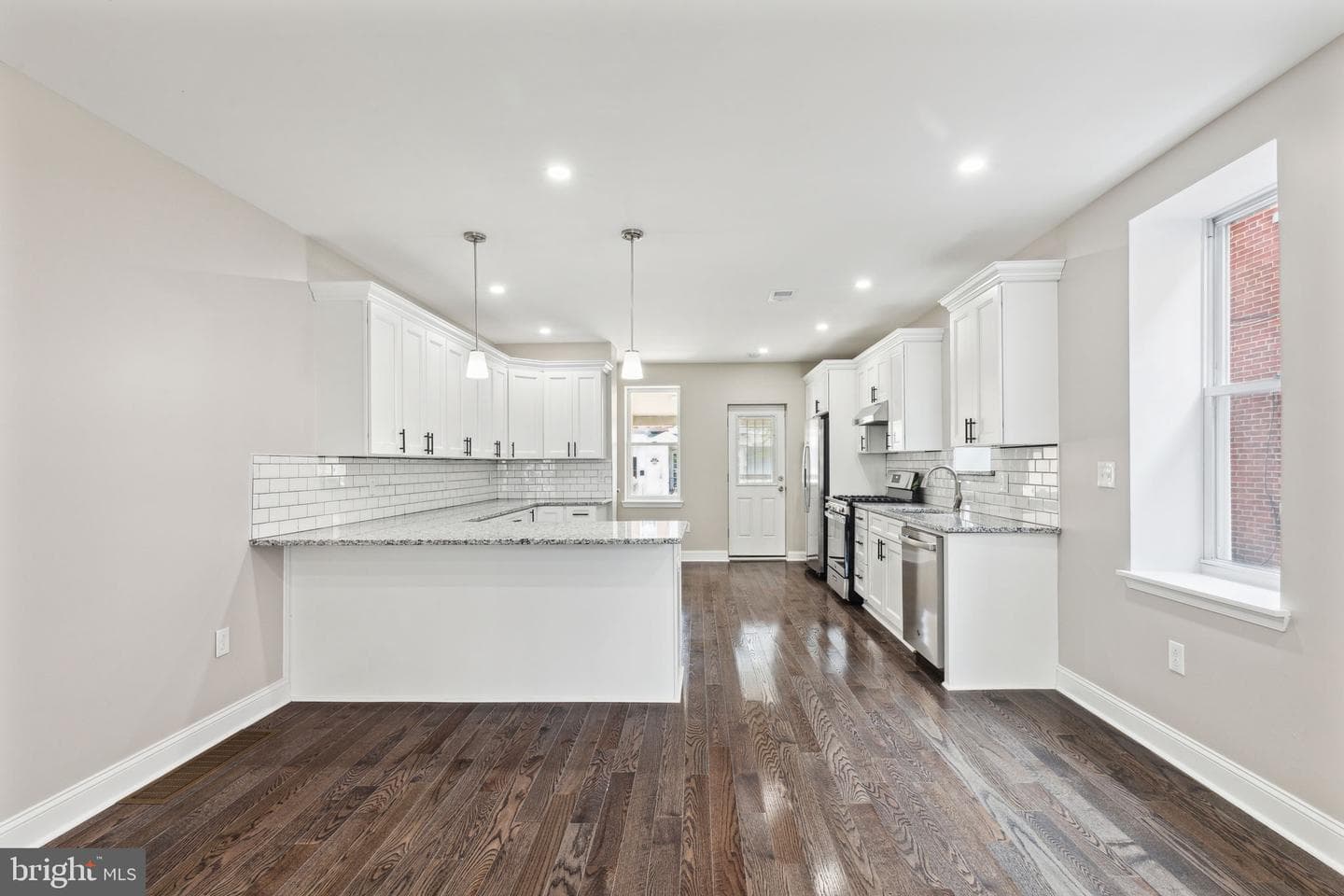 1821 W Porter Street photo 10