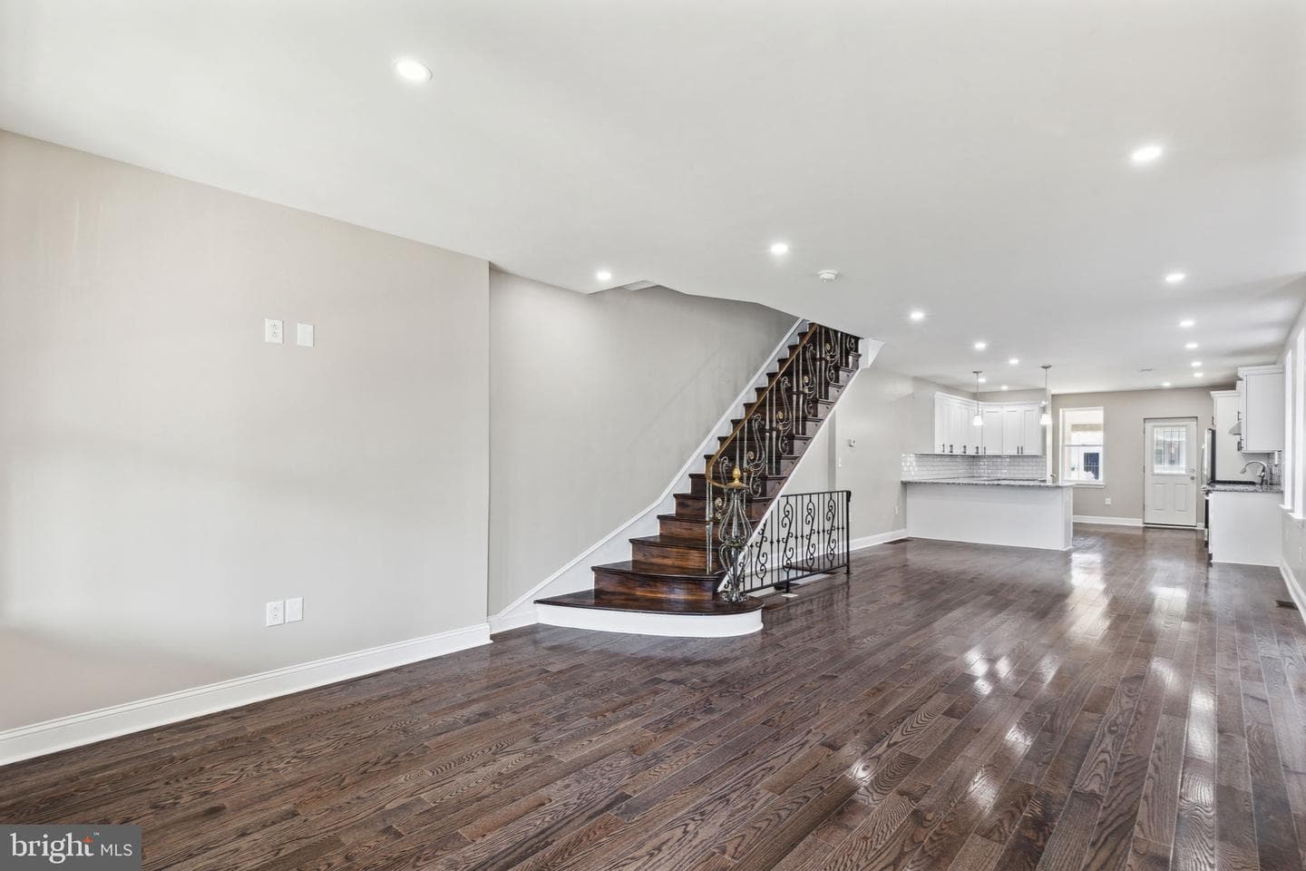 1821 W Porter Street photo 6