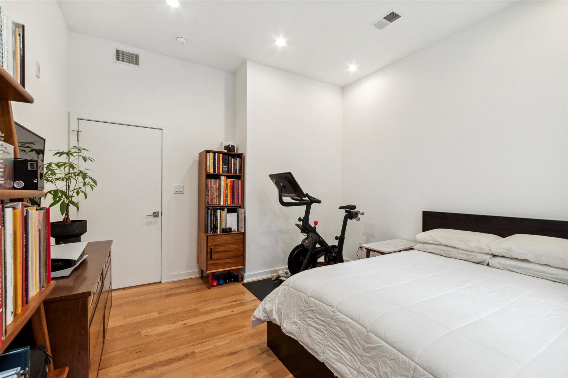 1617 N Hope Street #1d photo 13