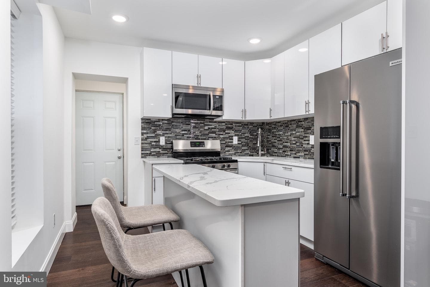 1540 N Hollywood Street photo 6
