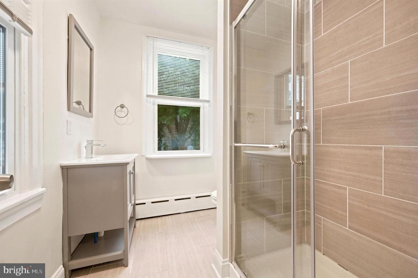 114 W Salaignac St photo 11