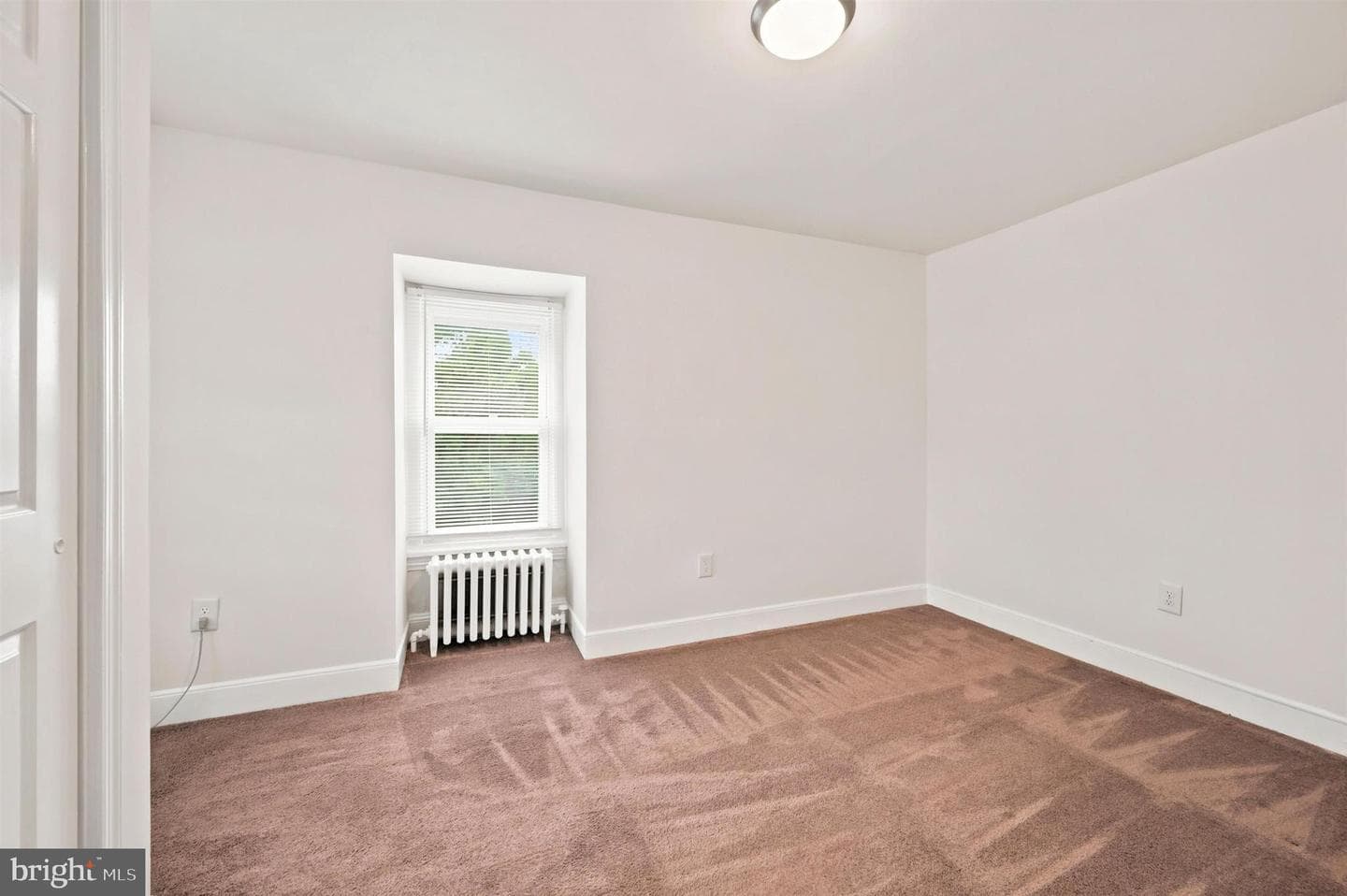 114 W Salaignac St photo 18