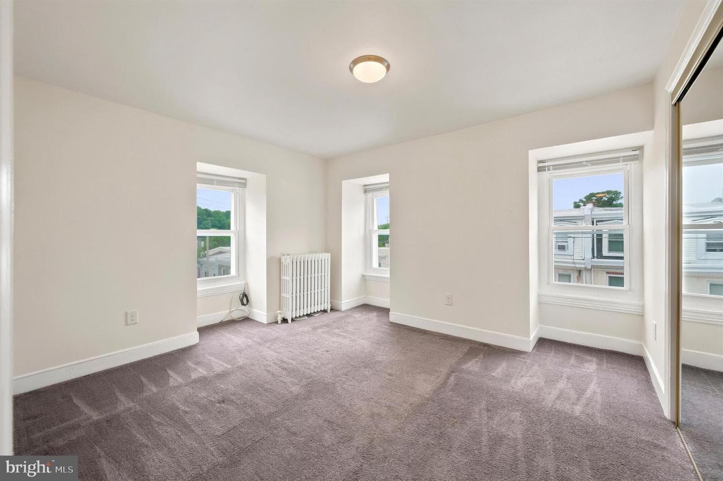 114 W Salaignac St photo 19