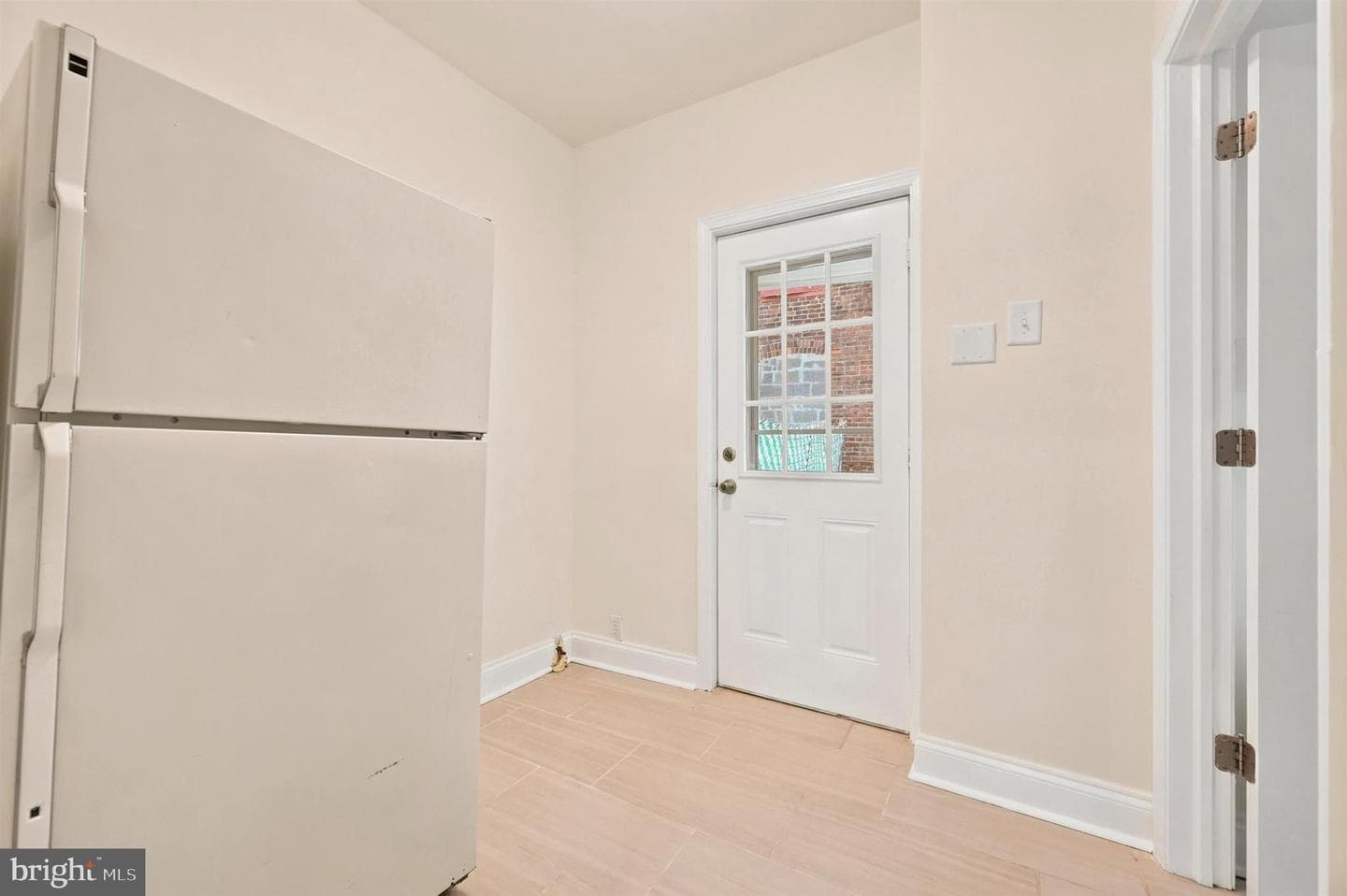 114 W Salaignac St photo 9