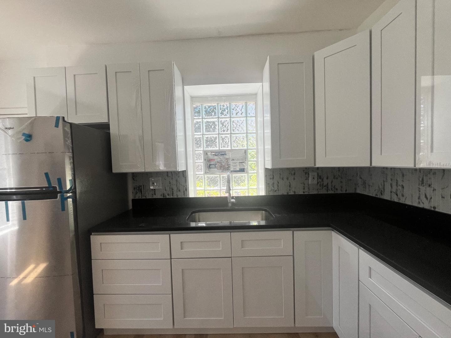 1364 W Spencer Street photo 4
