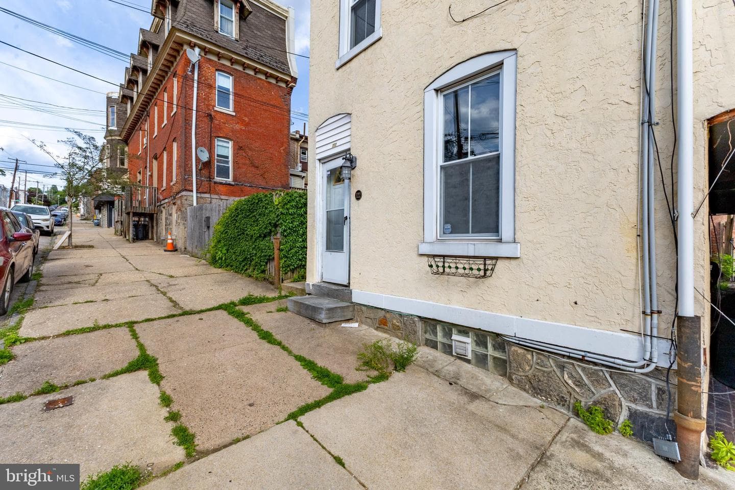 122 W Salaignac Street photo 3