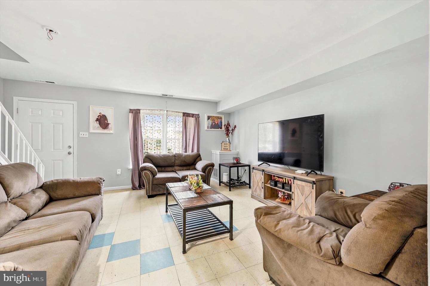 4635 Paul Street photo 4