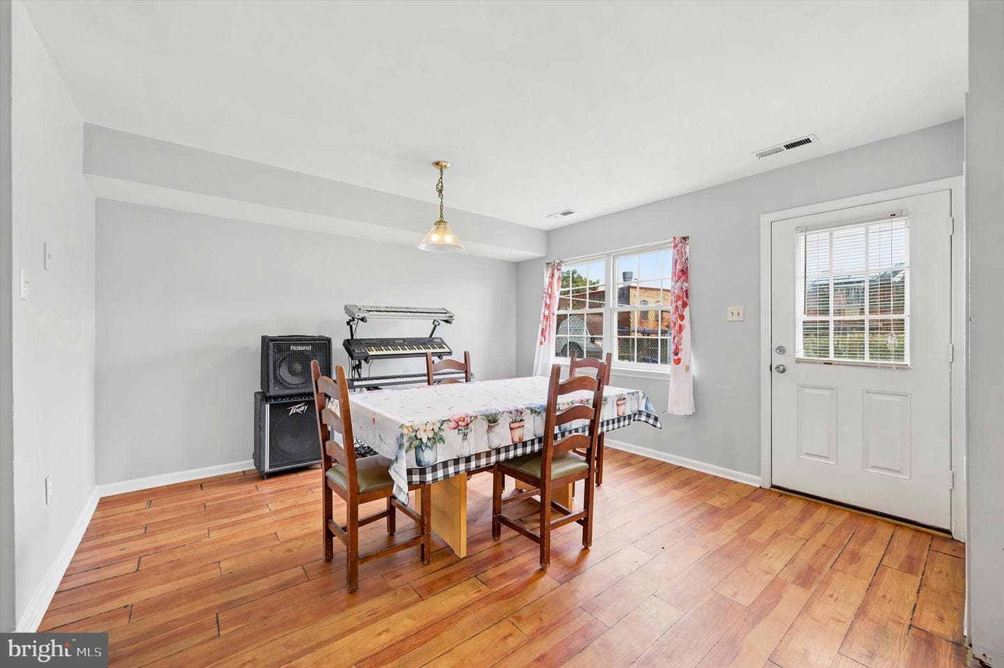4635 Paul Street photo 7