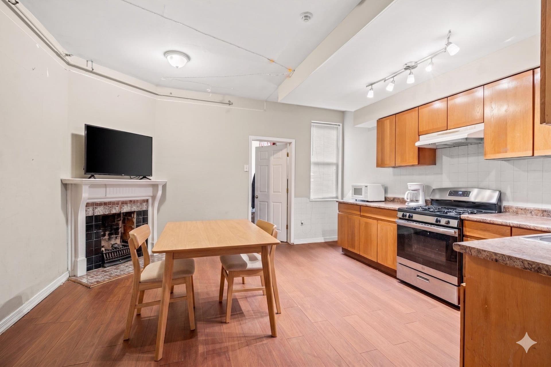 4129 Woodland Avenue, Philadelphia