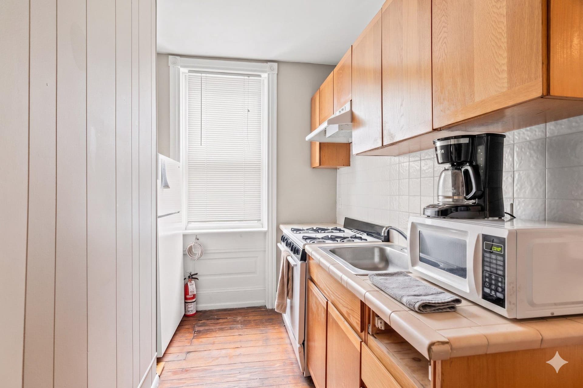 4129 Woodland Avenue photo 8