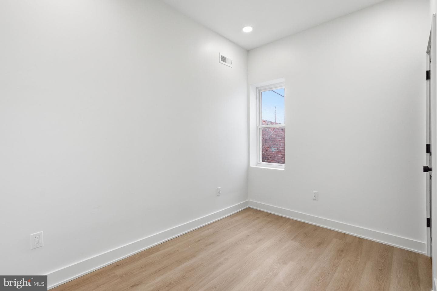 5430 Addison Street photo 37