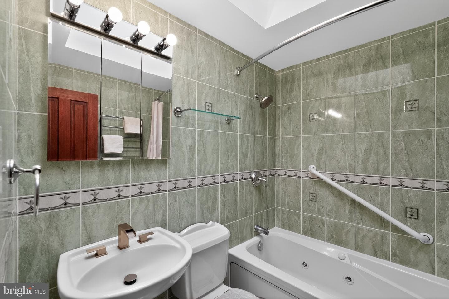 327 Nandina Street photo 23