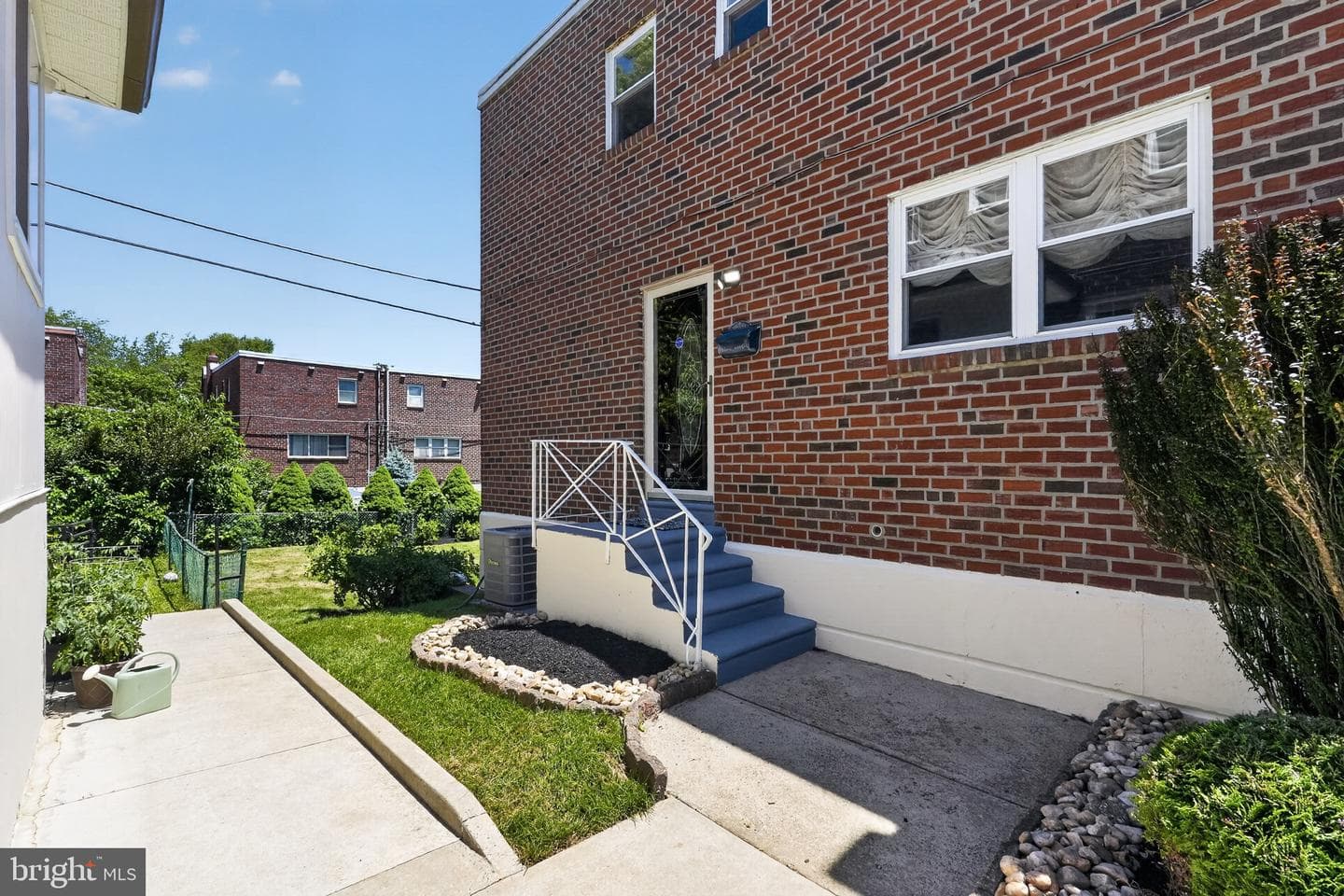 327 Nandina Street photo 29
