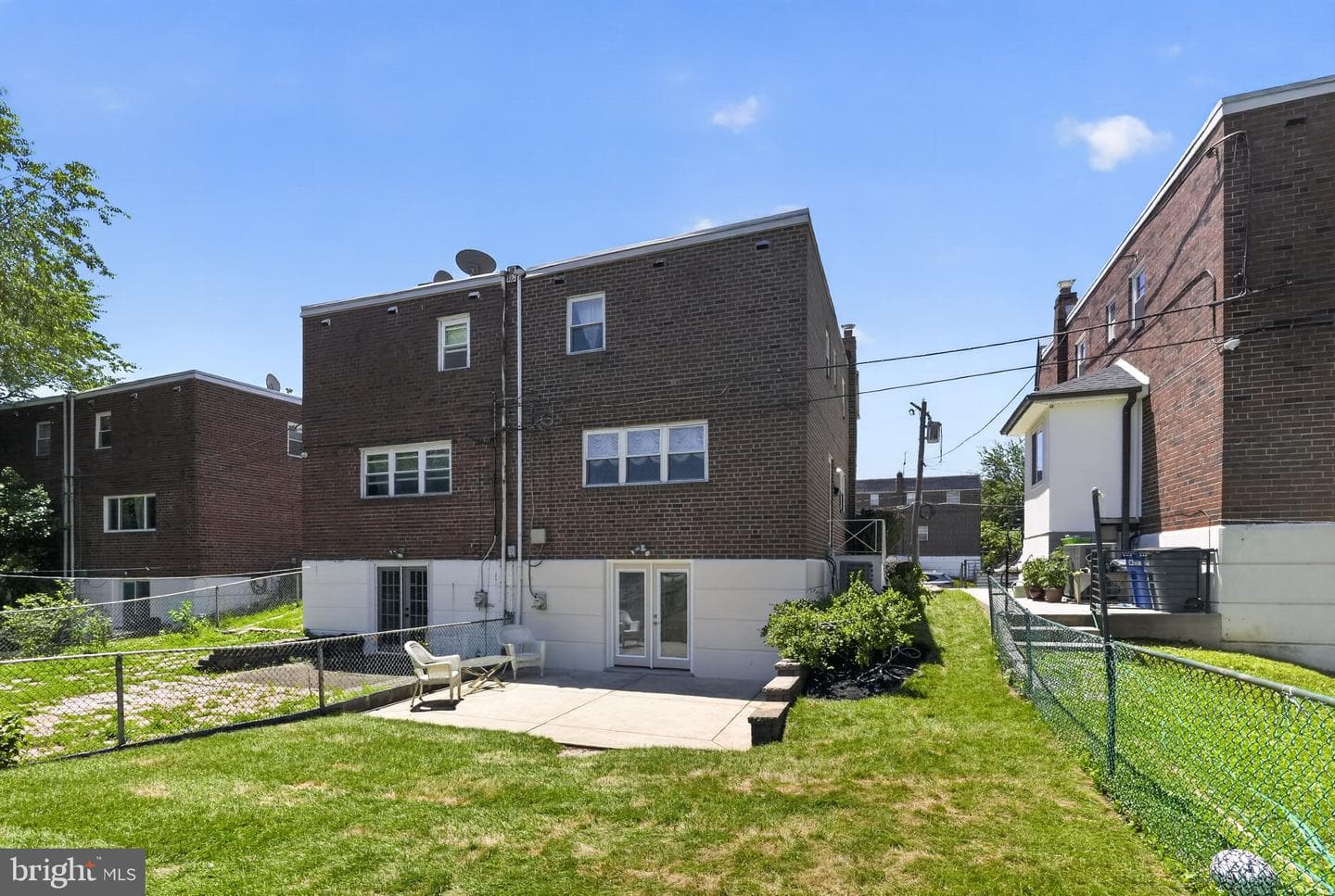 327 Nandina Street photo 30