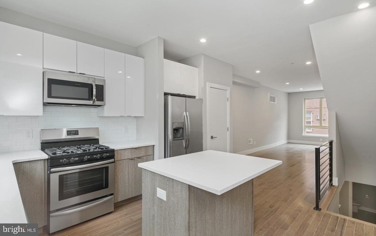 2209 Cross Street photo 8