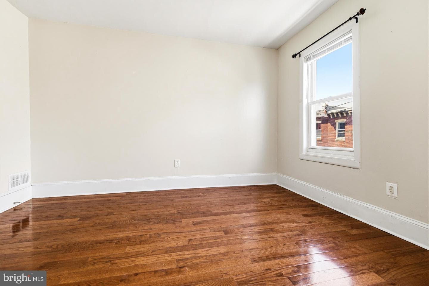 2341 E Boston Street photo 10