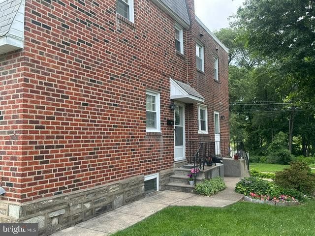 9312 Crispin Street photo 3