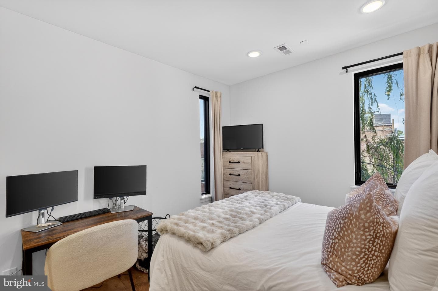 1801 Fairmount Avenue #303 photo 23