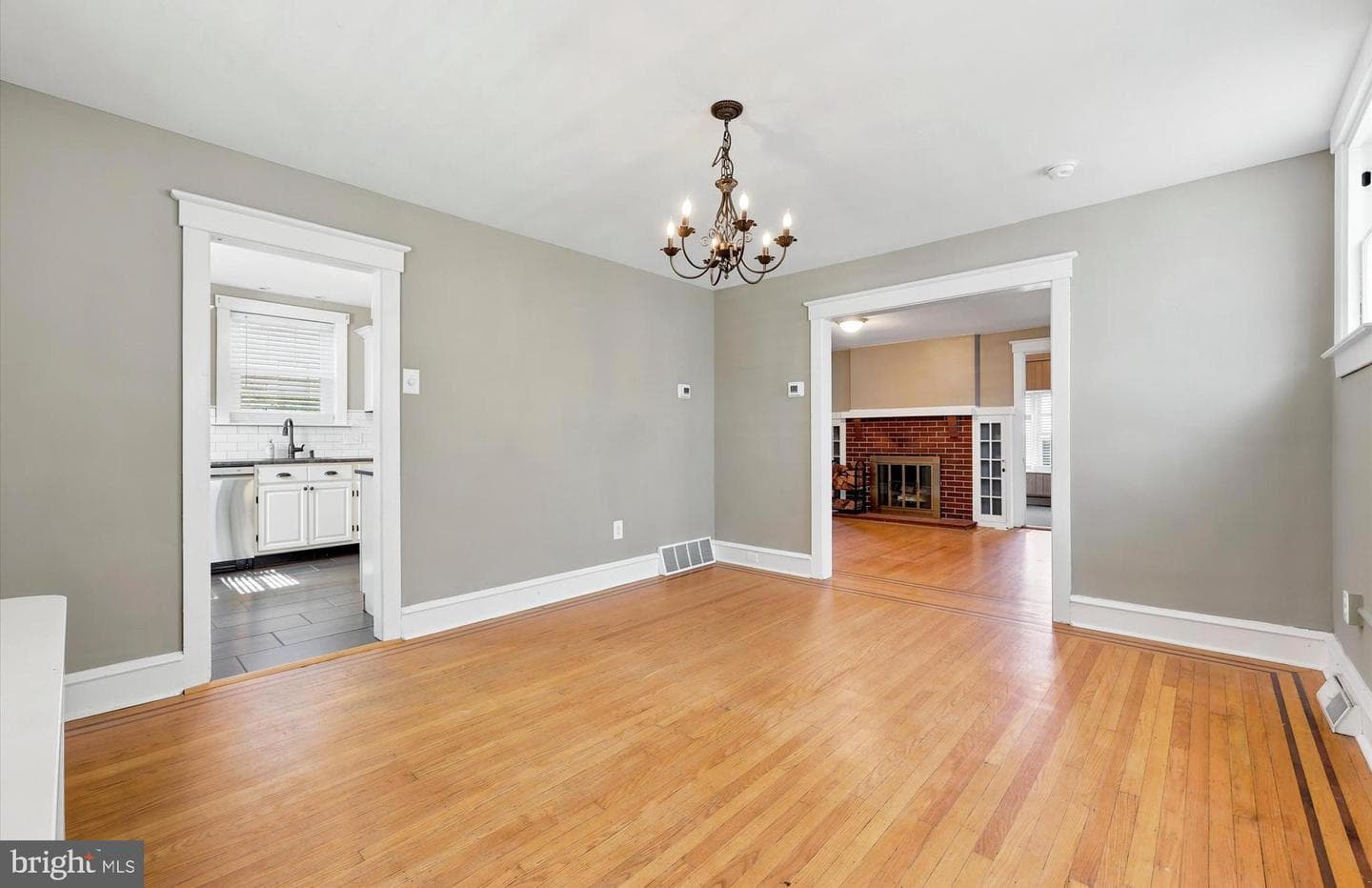 8010 Ridge Avenue photo 9