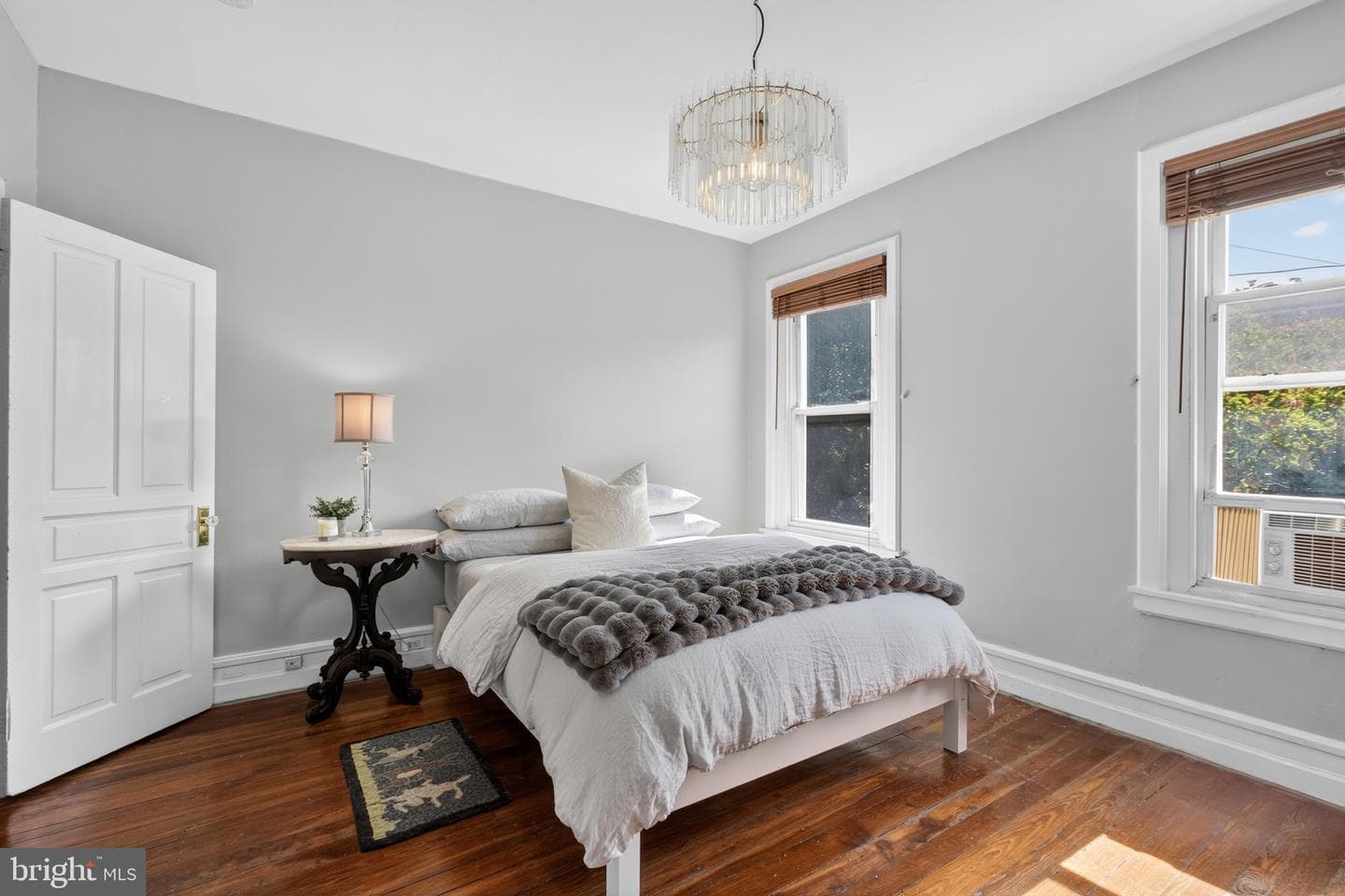 892 N Bucknell Street photo 28