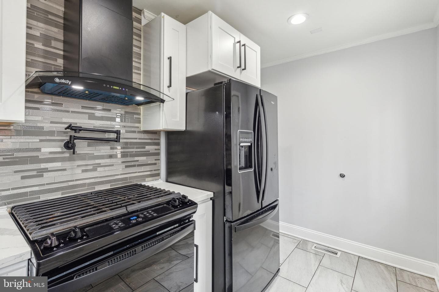 1450 N Marston Street photo 19