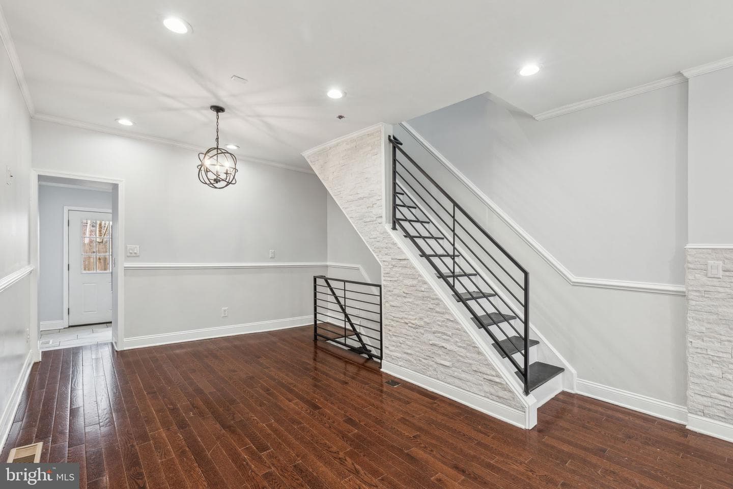 1450 N Marston Street photo 4