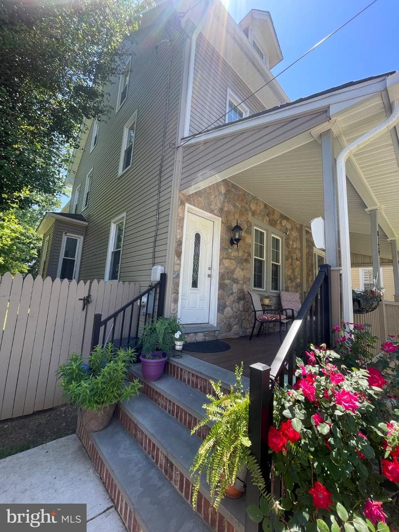 8129 Pine Road, Philadelphia