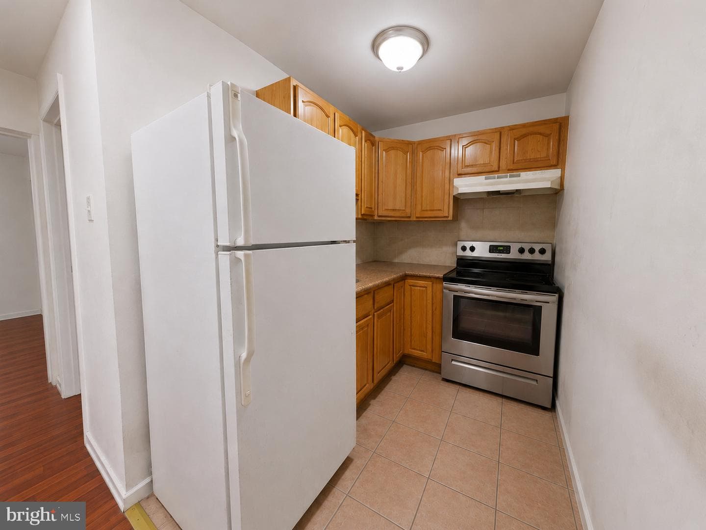1921 N Darien Street photo 4
