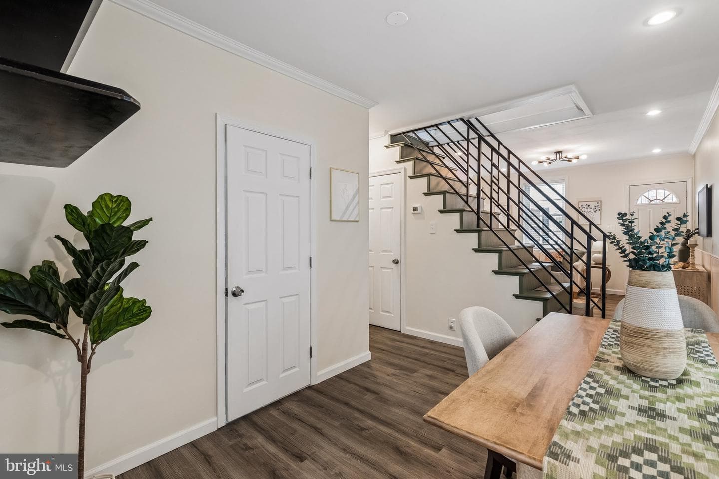 1318 E Oxford Street photo 6