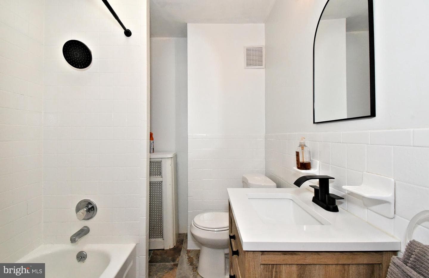 2836 S Sydenham Street photo 7