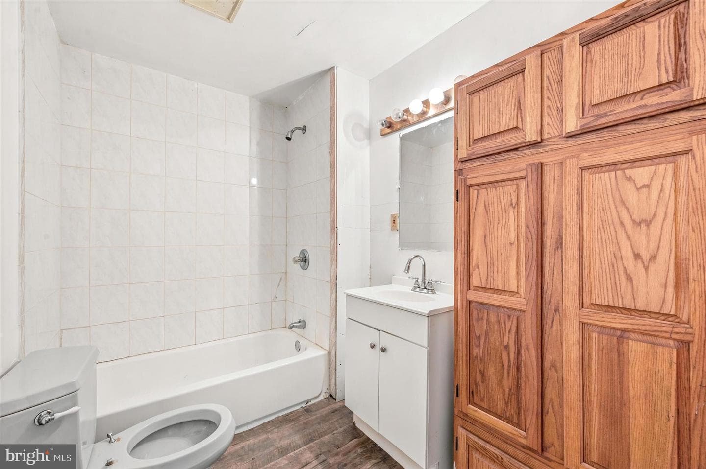 2417 E Cumberland Street photo 20
