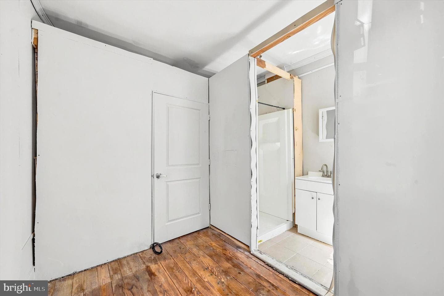 2417 E Cumberland Street photo 9