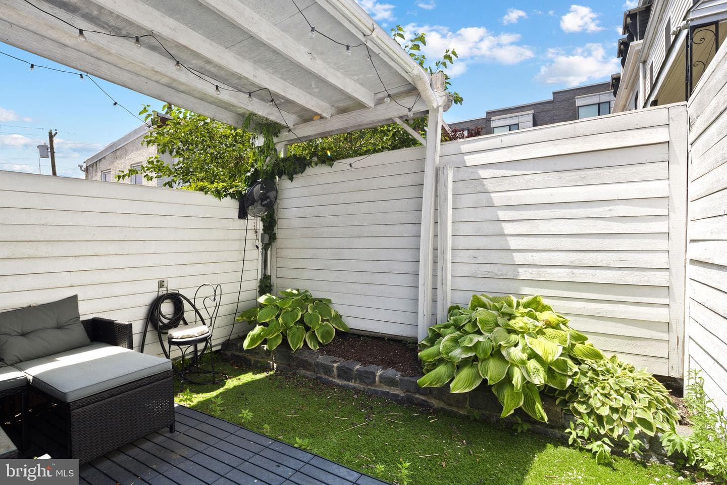 310 Carson Street photo 10