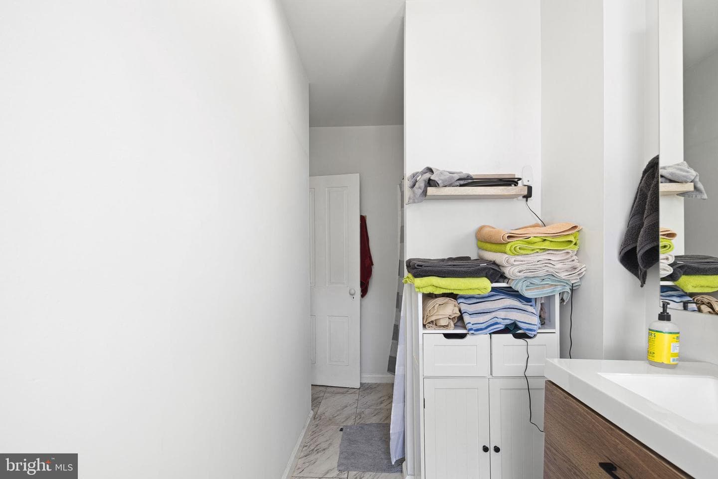 310 Carson Street photo 15