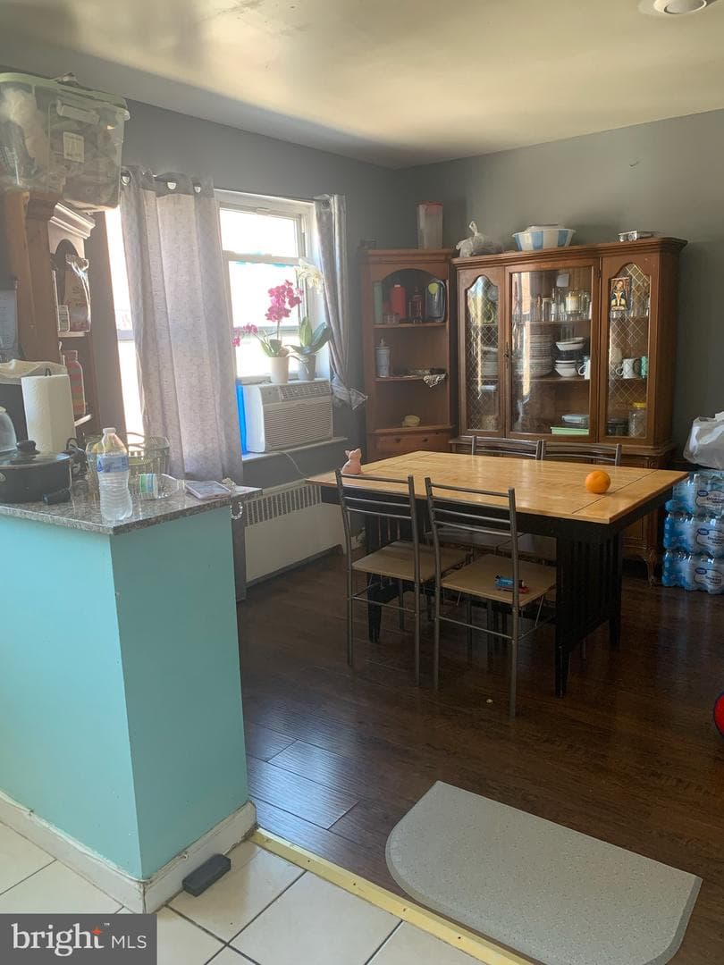 1465 Creston Street photo 6