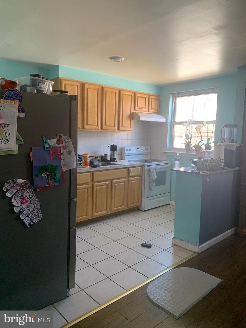 1465 Creston Street photo 7