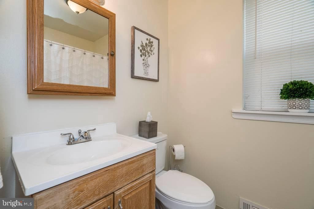 1619 W Master St photo 10