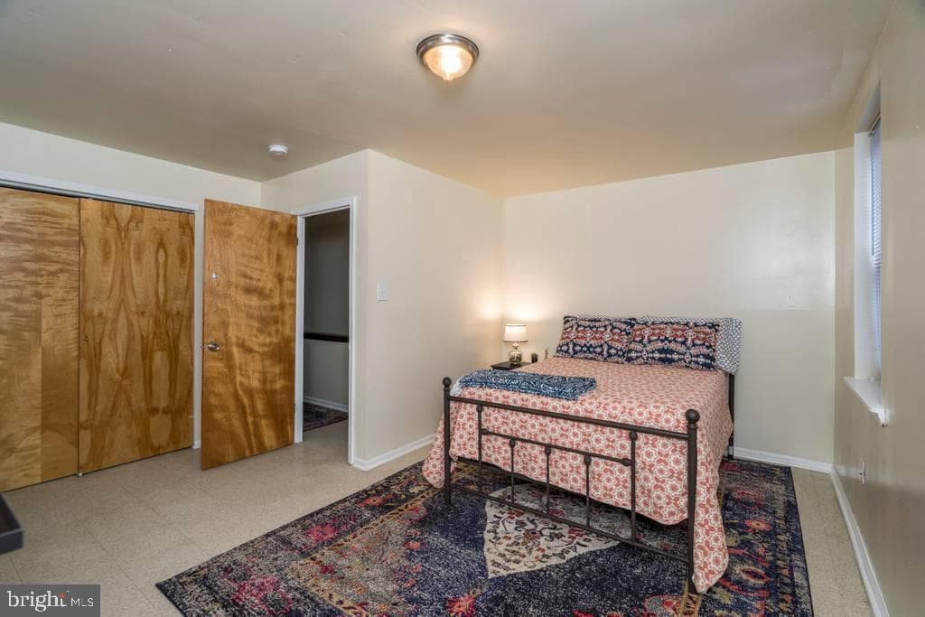 1619 W Master St photo 12