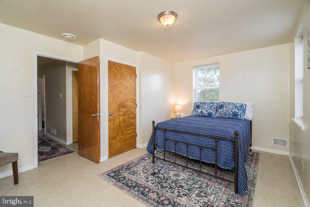 1619 W Master St photo 17