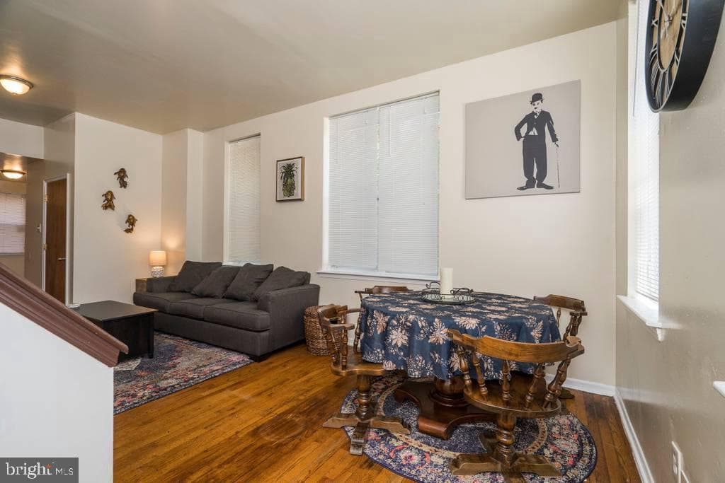 1619 W Master St photo 4