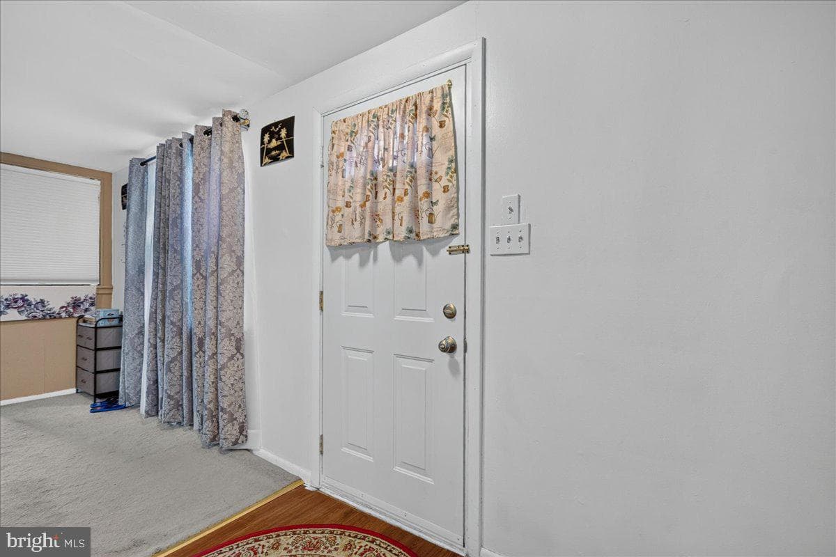 634 Lawler Place photo 4