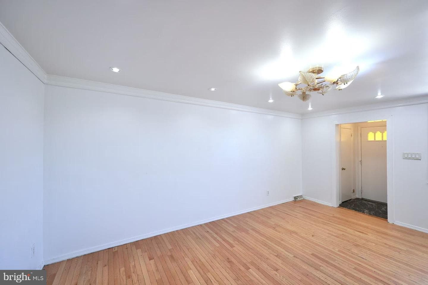 2166 Knorr Street photo 10