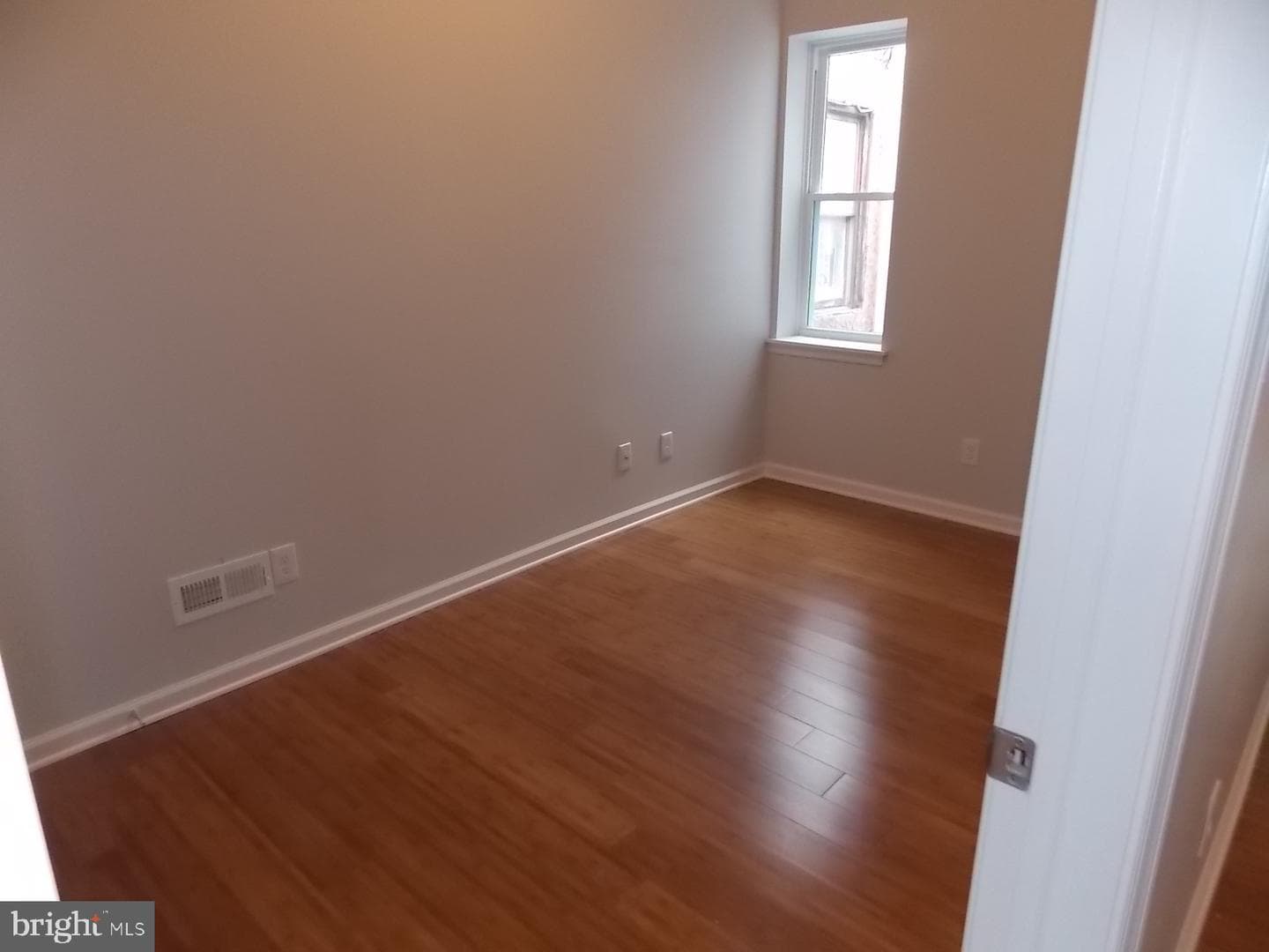 2617 W Montgomery Avenue photo 8