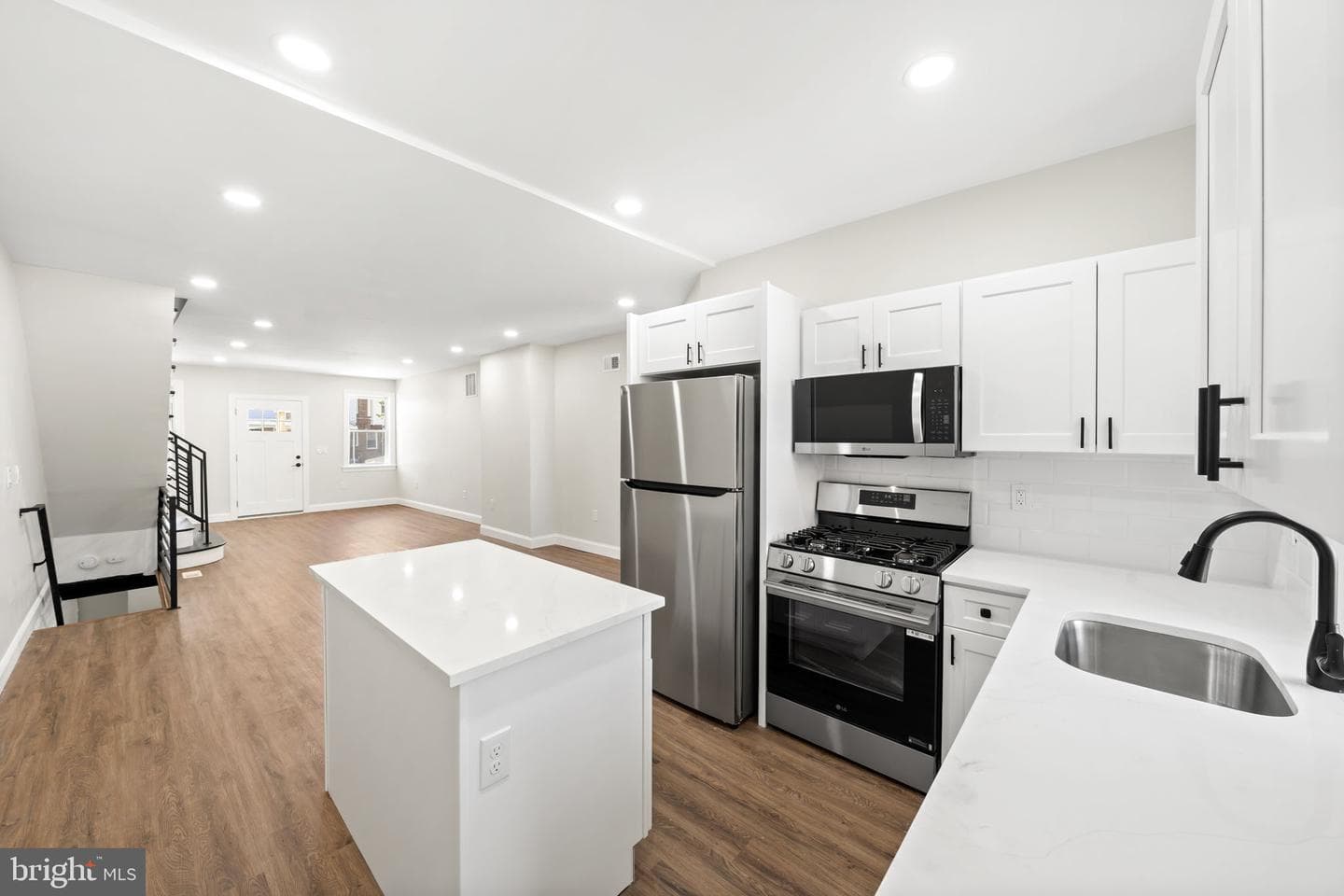 731 E Rittenhouse Street photo 8