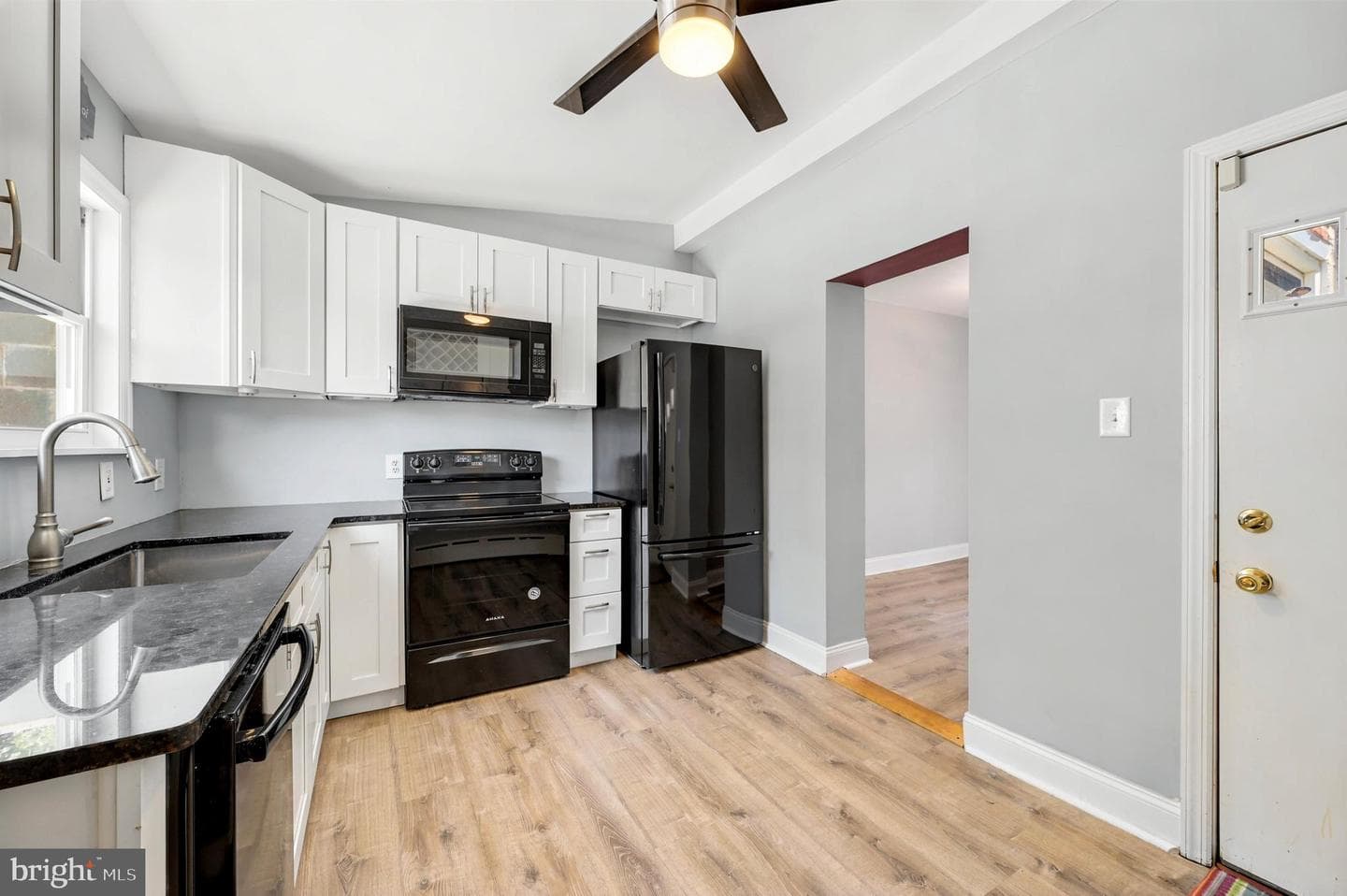 3725 Stanton Street photo 8