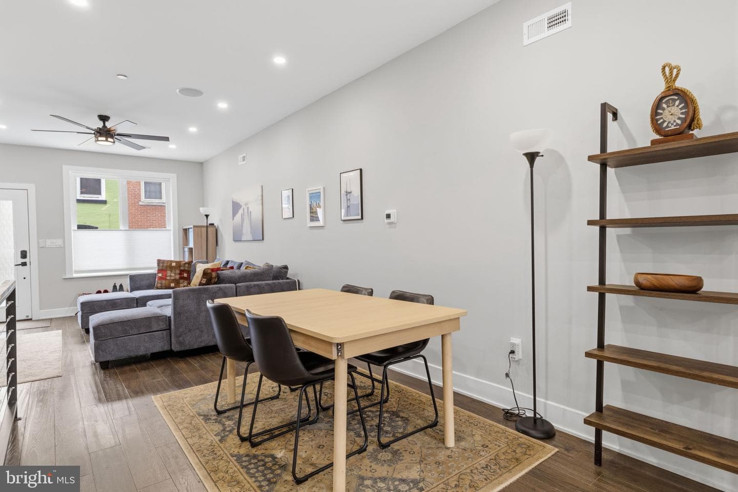 3041 W Harper Street photo 9