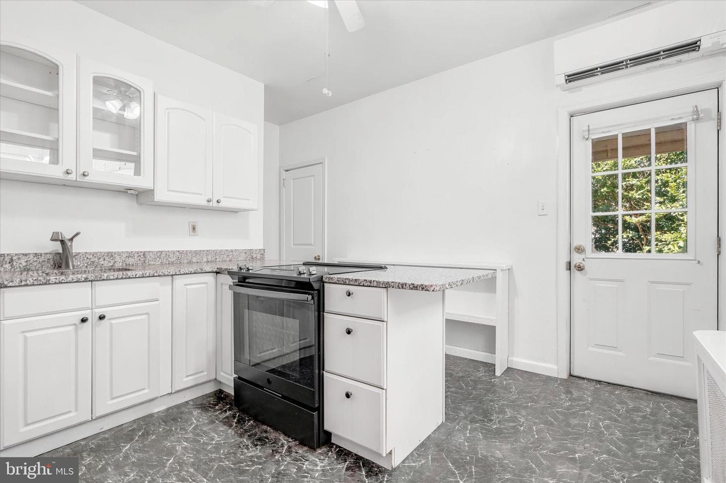 424 Martin Street photo 8