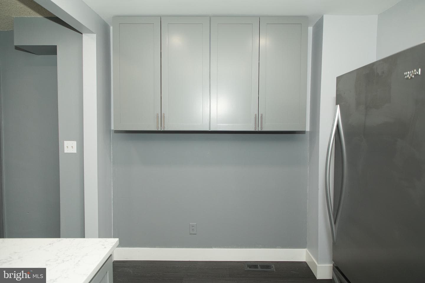 4209 Benner Street photo 7