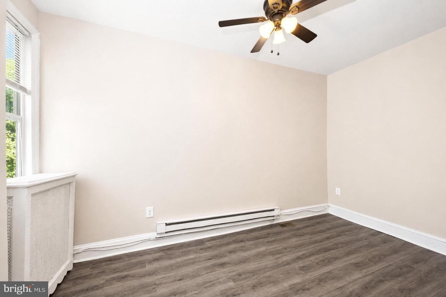 553 N Gross Street photo 12