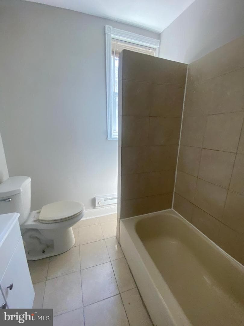 139 W Hansberry Street photo 38